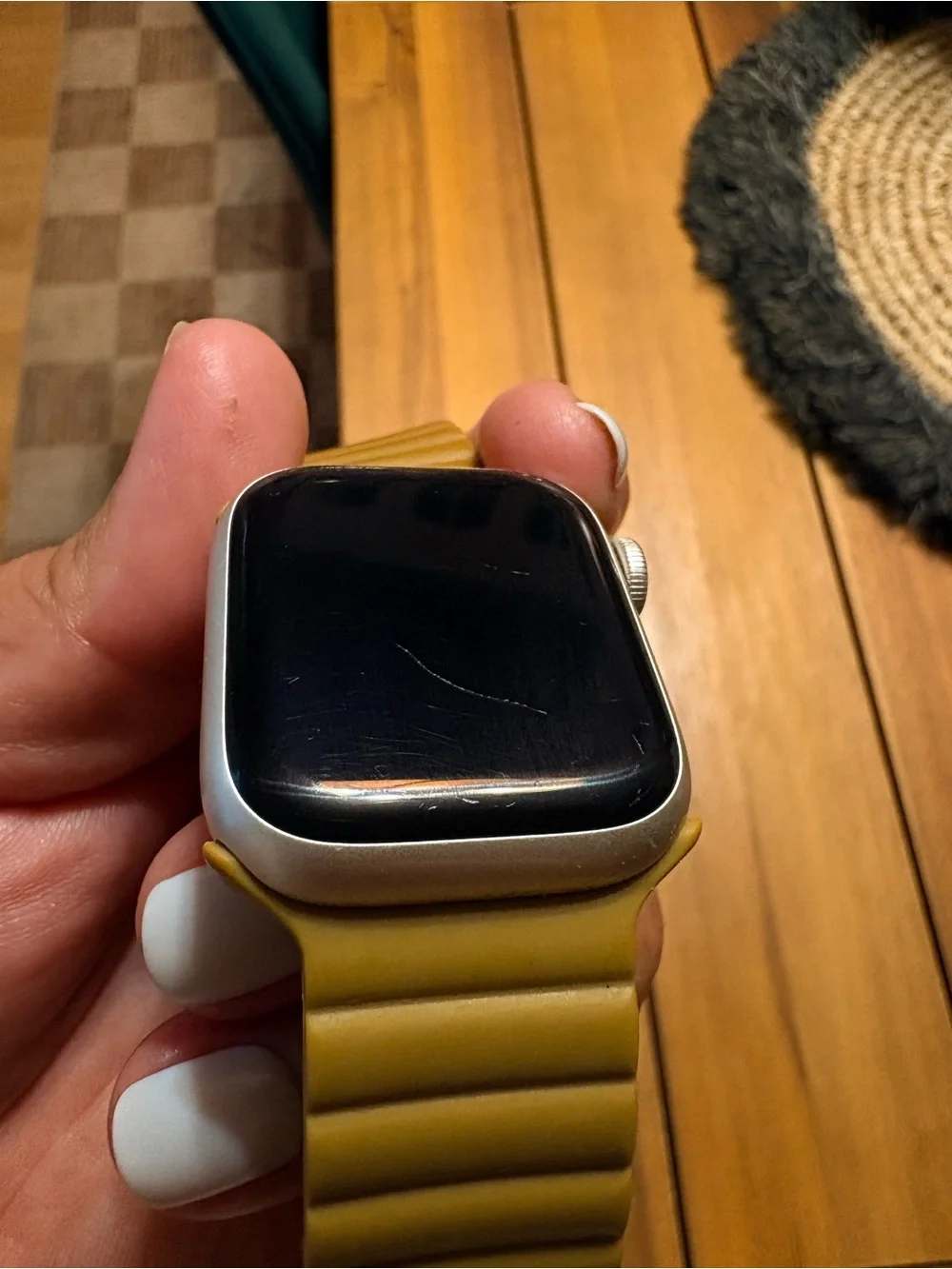 Apple Watch Series 8 starlight